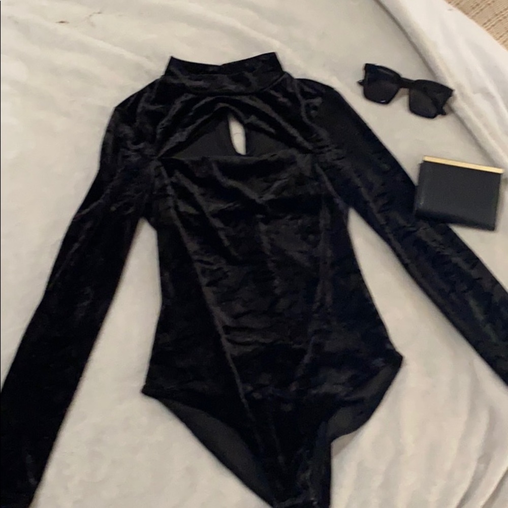 One piece velvet top!